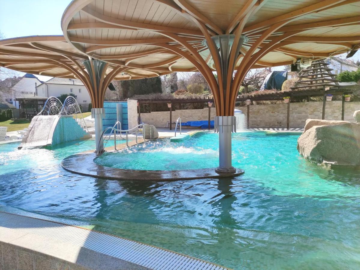 Spa Residence Carbona Water Lily Apartment เฮวิซ ภายนอก รูปภาพ